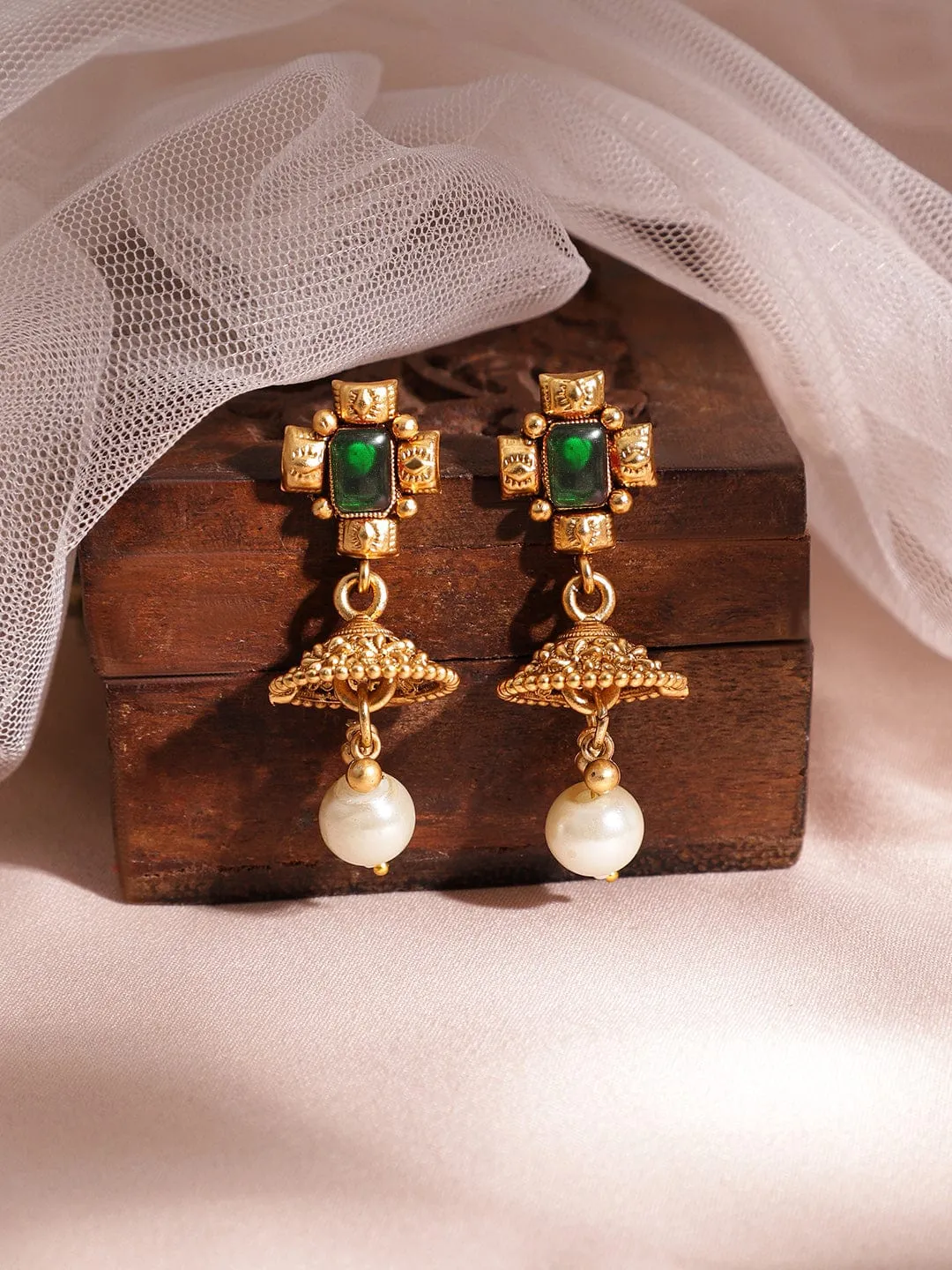 22KT Gold Plated Stones Studded Jewellery Set