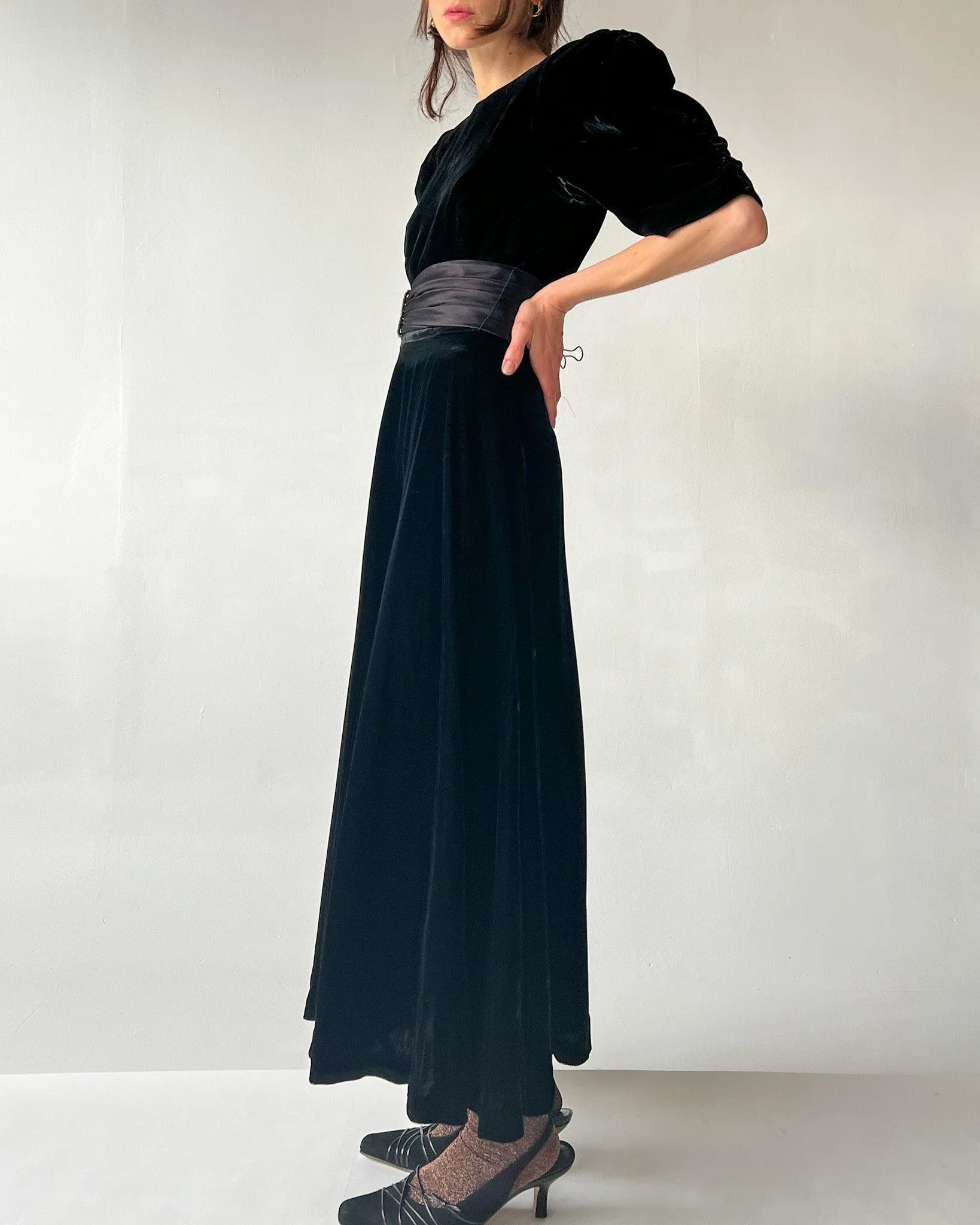 Black Velvet Puff Sleeve Gown (S)