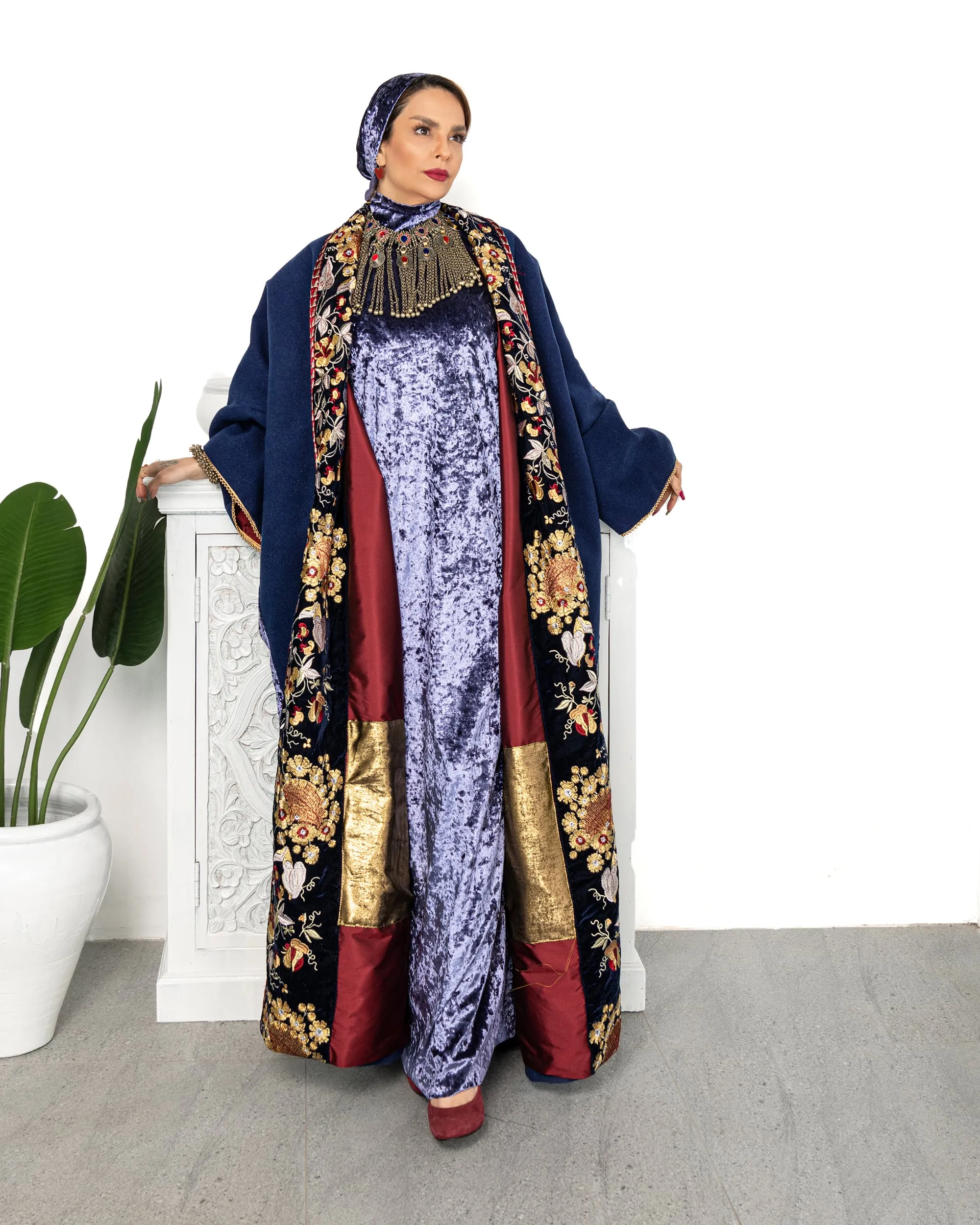 BLUE FLORAL OVERSIZED EMBROIDERED BISHT 2506 - بشت