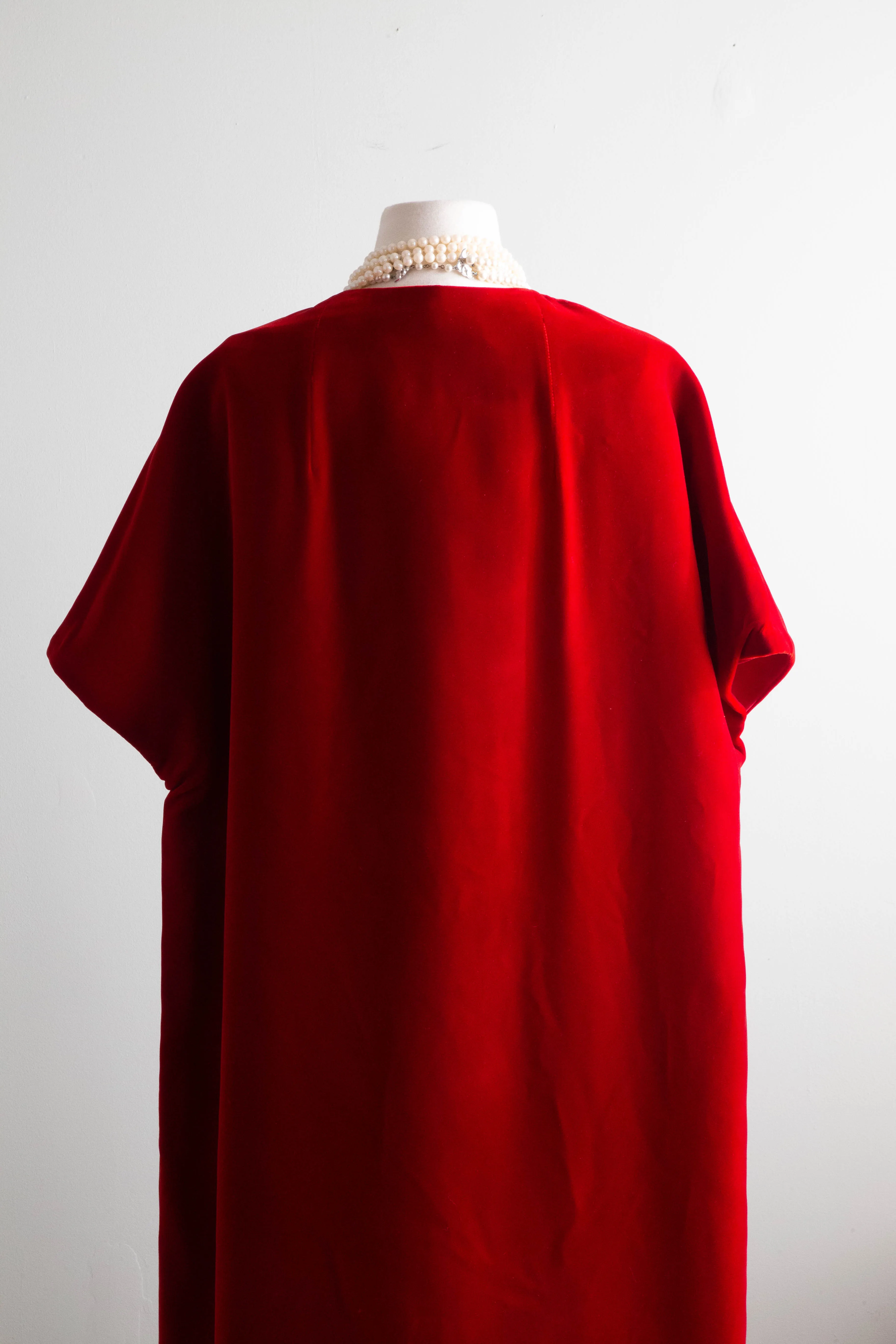 Chic 1960's Red Velvet Short Sleeved Evening Coat / Medium