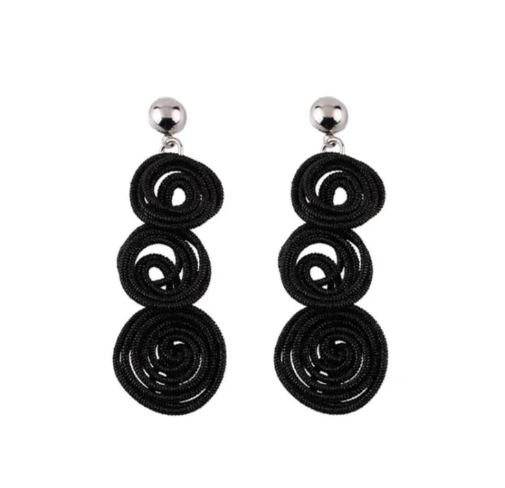 MOON BLACK ROUND DROP EARRINGS