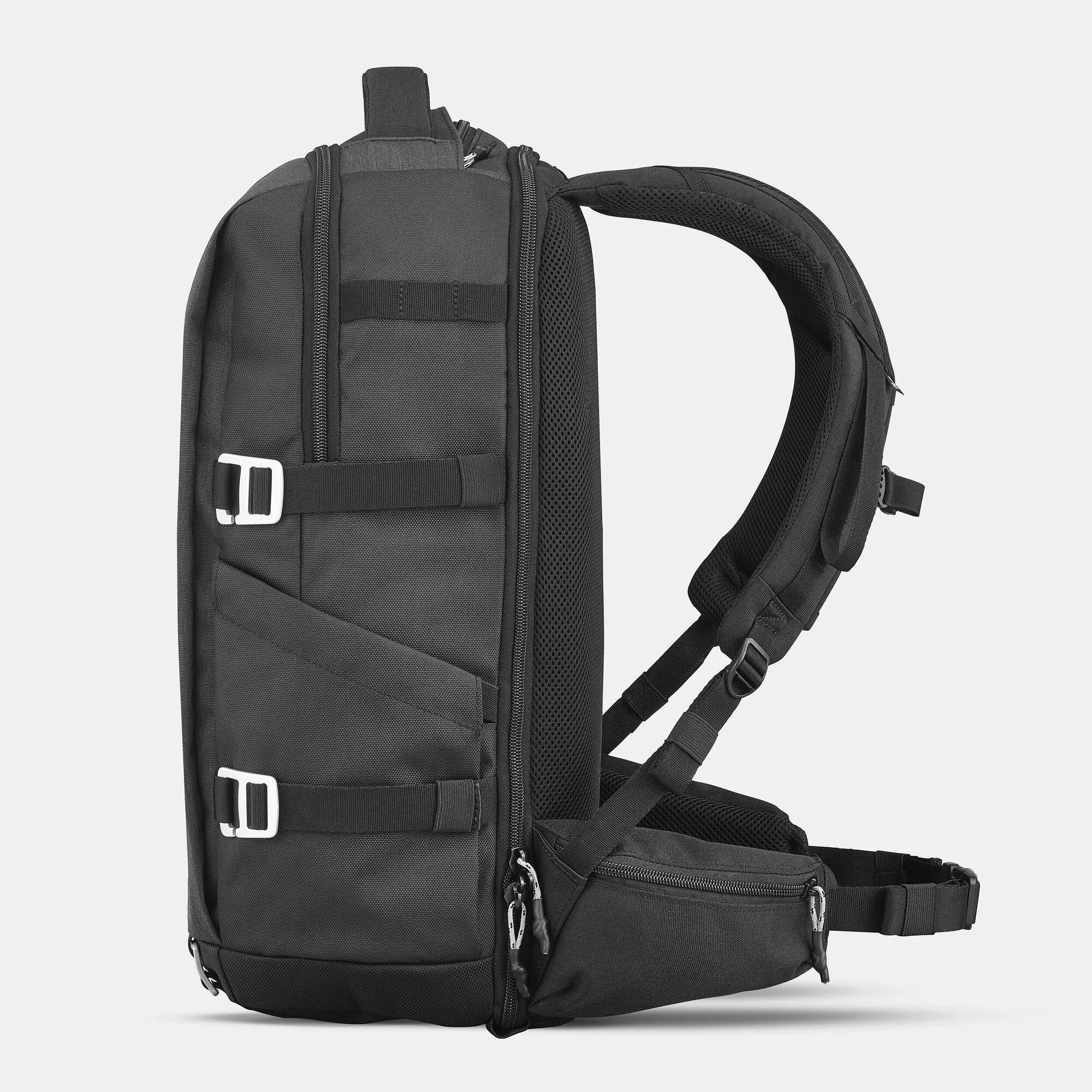 High-Quality Quechua NH Explorer 900: Durable and Secure Focus Camera Backpack for Adventurers and Photographers