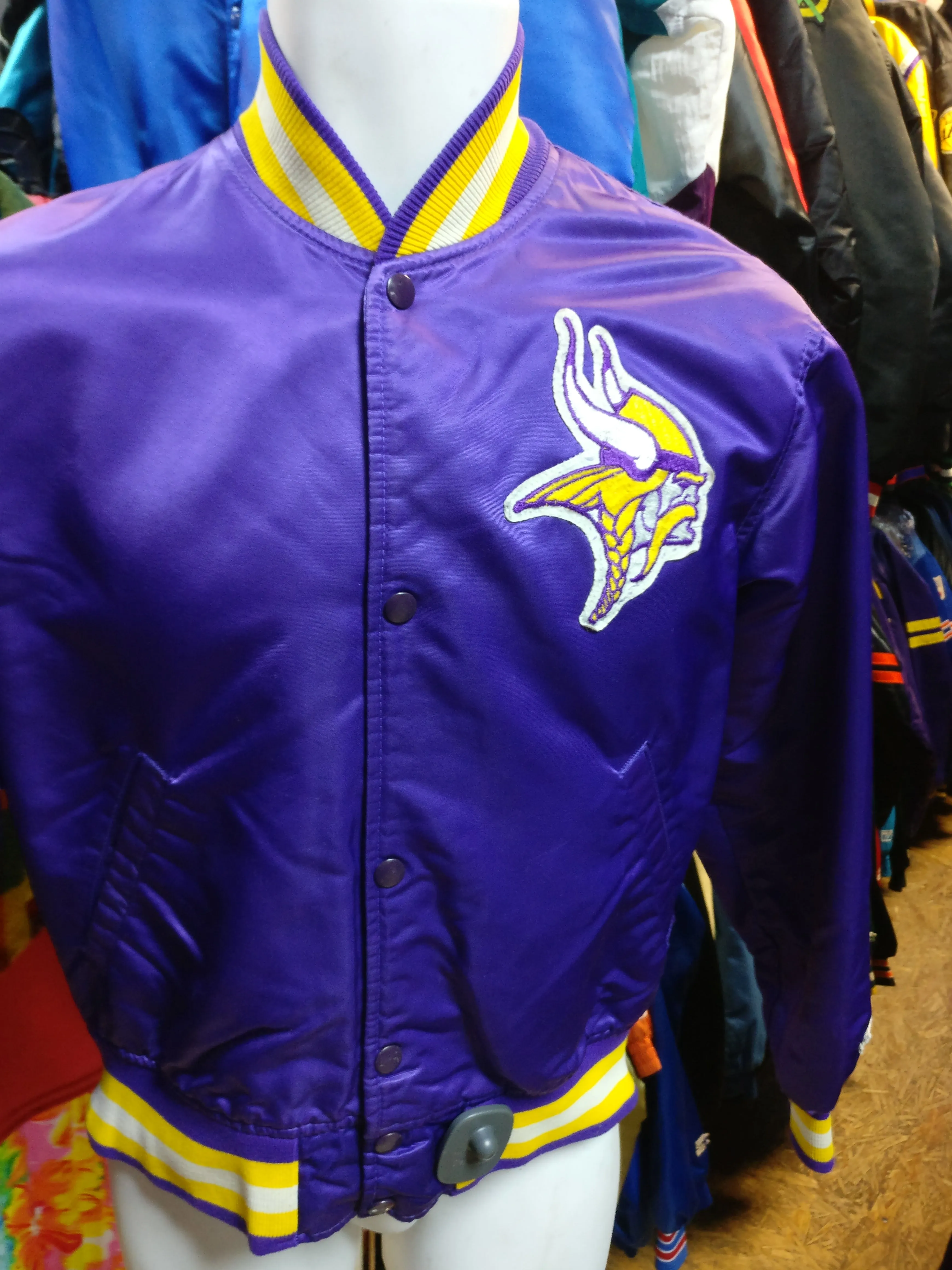 Vintage 90s MINNESOTA VIKINGS NFL Starter Nylon Jacket S